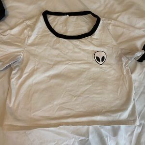 Cropped Alien shirt